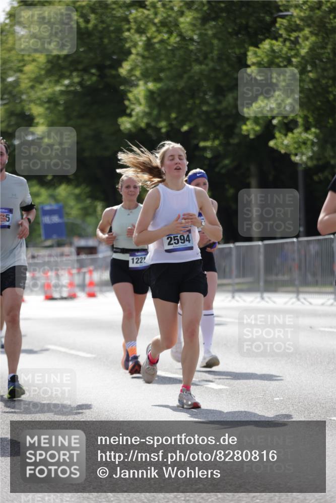 29.06.2025 - hella hamburg halbmarathon Jannik Wohlers http://msf.ph/oto/8280816 29.06.2025 10:02:52 Lombardsbrücke 1114, 1135, 1138, 1414, 1450, 2594, 2619, 2780, 2782, 3572, 4511, 6208, 6453, 7210, 7211, 7290, 7706, 7935, 9439, 9453, 10824, 11556, 12169, 12177, 12211, 12212, 12843, 13036, 13474, 13664, 13732, 13857, 13874, 14225, 14493, 16355, 16605, 17096, 18028 meine-sportfotos.de
