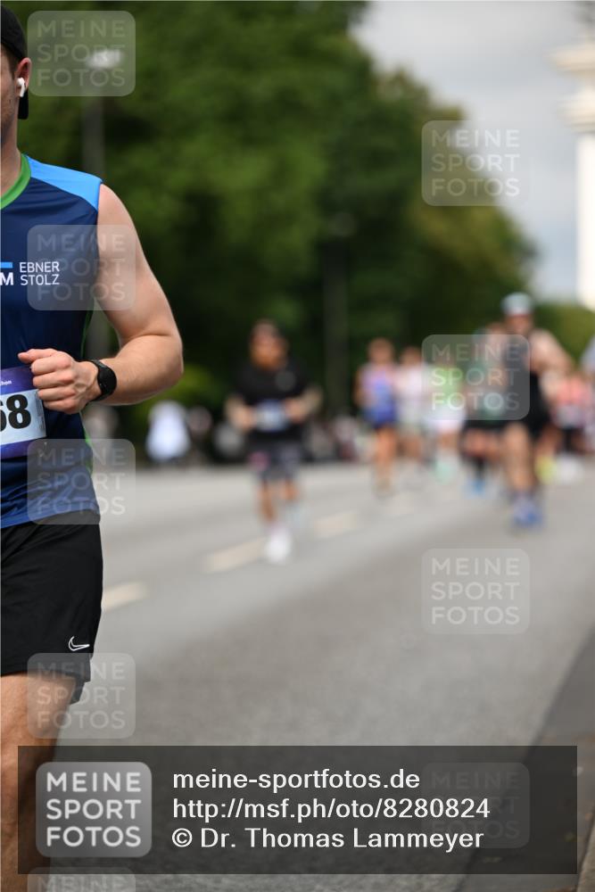29.06.2025 - hella hamburg halbmarathon Dr. Thomas Lammeyer http://msf.ph/oto/8280824 29.06.2025 10:15:47 Kennedybrücke 1062, 1790, 2661, 3746, 3837, 5254, 6966, 7370, 7474, 7571, 8368, 9119, 9254, 10042, 10428 meine-sportfotos.de