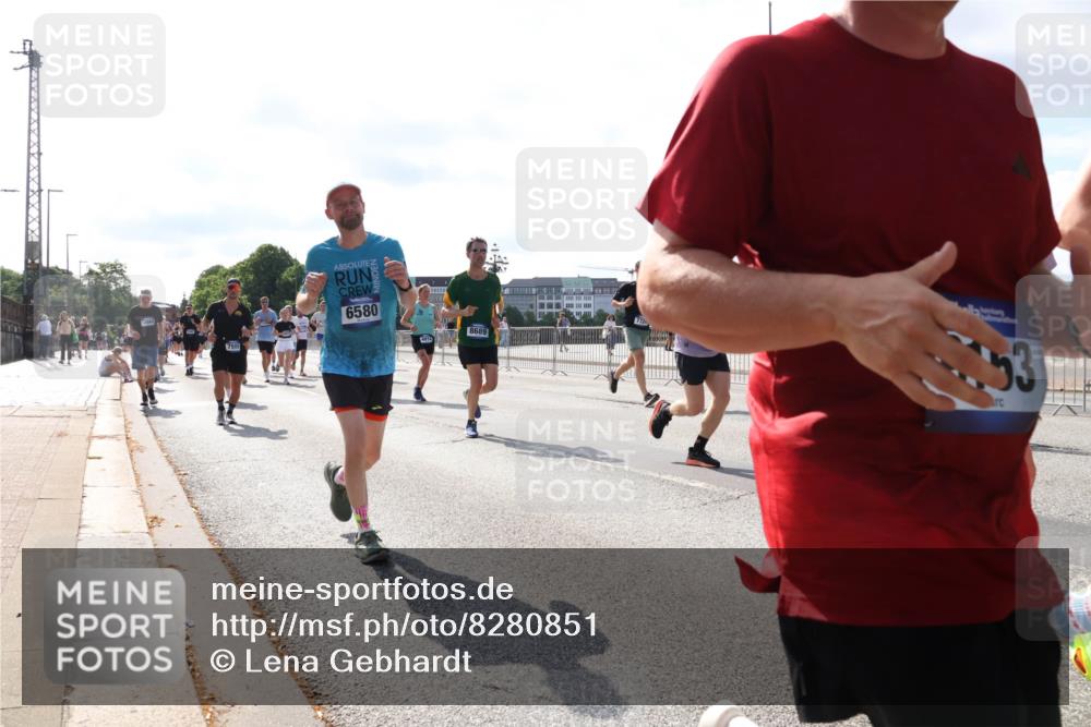 29.06.2025 - hella hamburg halbmarathon Lena Gebhardt http://msf.ph/oto/8280851 29.06.2025 09:58:06 Lombardsbrücke 6580, 4814, 8689, 53, 1034, 1094, 1179, 1190, 1258, 1320, 1321, 1335, 1563, 1815, 1870, 2034, 2070, 2138, 2397, 2417, 2448, 2488, 2612, 2636, 2711, 2946, 3058, 3091, 3114, 3251, 4379, 4814, 4903, 5032, 5093, 5305, 5672, 5721, 5775, 6164, 6272, 6355, 6356, 6569, 6580, 6585, 6628, 6754, 6776, 6897, 7065, 7134, 7409, 7478, 7509, 7594, 7646, 7724, 7856, 7896, 7952, 7973, 7976, 8154, 8311, 8508, 8590, 9012, 9057, 9562, 9656, 10084 meine-sportfotos.de