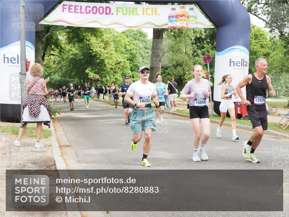 29.06.2025 - hella hamburg halbmarathon MichiJ http://msf.ph/oto/8280883 29.06.2025 10:57:46 Zwischen KM18-KM19 7346, 7881, 8001, 10858, 12928, 12929, 15214, 16776, 16938, 18222 meine-sportfotos.de