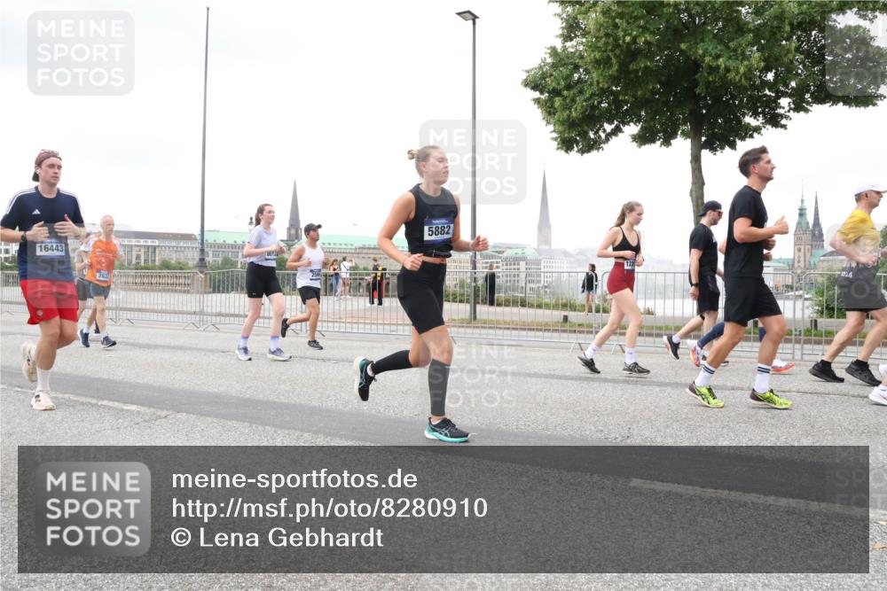 29.06.2025 - hella hamburg halbmarathon Lena Gebhardt http://msf.ph/oto/8280910 29.06.2025 10:54:55 Lombardsbrücke 16443, 2632, 8012, 5882, 1024, 1013, 1198, 2084, 2090, 2244, 2452, 2532, 2566, 2586, 2632, 3002, 3274, 3761, 3795, 4191, 4192, 4971, 5185, 5216, 5392, 5500, 5727, 5882, 5993, 6023, 6279, 6395, 6396, 6839, 6944, 6982, 7238, 7766, 7986, 8012, 8186, 8403, 9521, 9596, 10109, 10331, 10458, 10471, 10686, 11033, 11226, 11287, 11567, 11569, 11737, 11788, 11908, 12147, 12148, 12240, 12268, 12270, 12930, 13272, 13283, 13548, 13944, 13945, 13979, 13980, 14515 meine-sportfotos.de