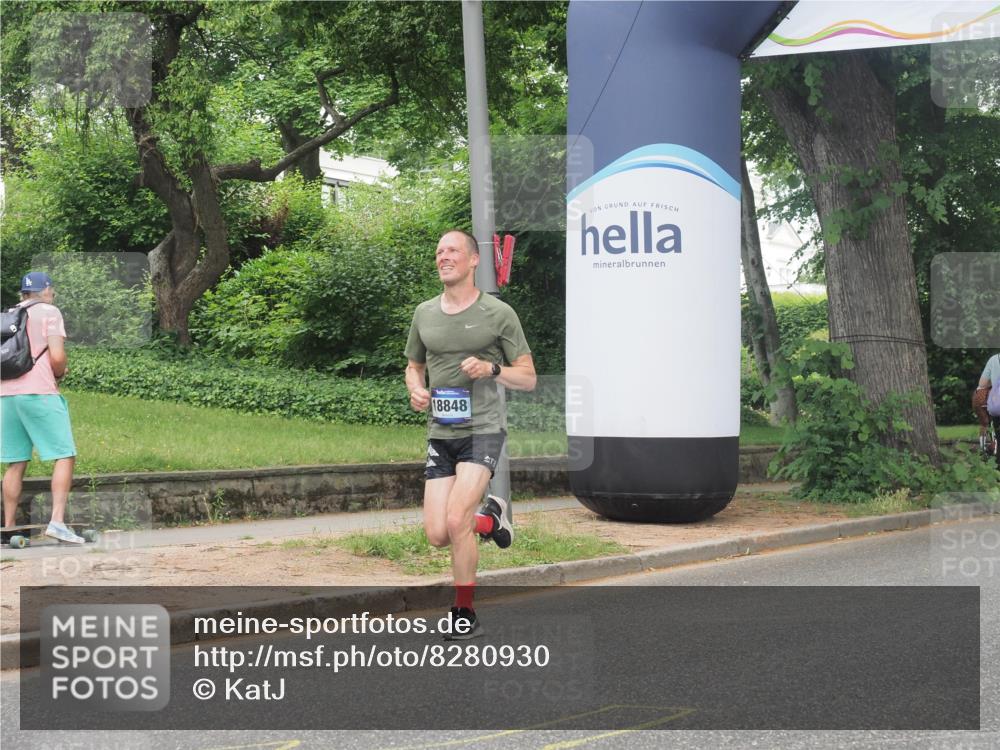 29.06.2025 - hella hamburg halbmarathon KatJ http://msf.ph/oto/8280930 29.06.2025 10:10:41 Zwischen KM18-KM19  meine-sportfotos.de