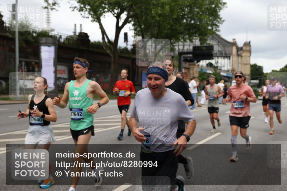 29.06.2025 - hella hamburg halbmarathon Yannick Fuchs http://msf.ph/oto/8280994 29.06.2025 10:49:44 20KM 1179, 1180, 1193, 1834, 2612, 2982, 3058, 3668, 4951, 5643, 5672, 6569, 6591, 6924, 7594, 7742, 7976, 8255, 8573, 8639, 8863, 9361, 9562, 11039, 11309, 12196, 12515, 12545, 13474, 14365, 15184, 15484, 15584, 15818, 15884, 16176, 16375, 16401, 16521, 16786, 17133, 17259, 17615, 17640, 17642, 17734, 18064, 18125, 18212, 18325, 18340, 18495, 18741, 18746, 18835, 19120, 19152 meine-sportfotos.de