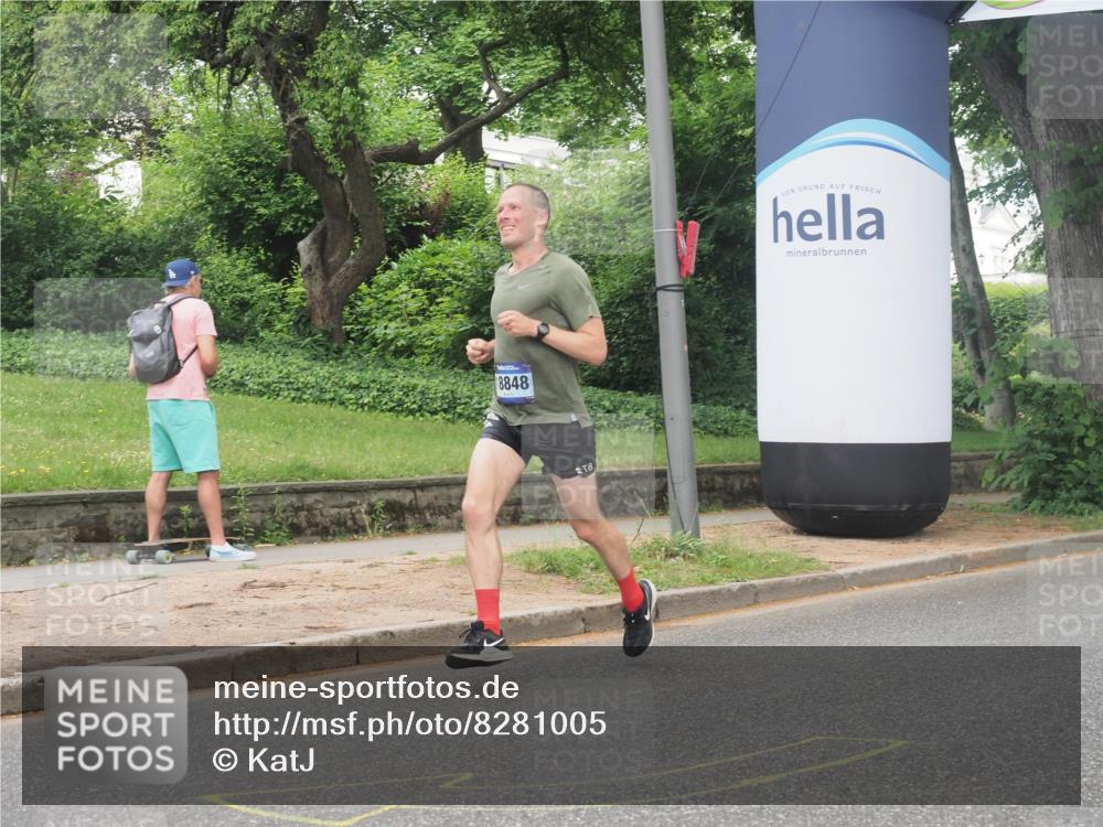29.06.2025 - hella hamburg halbmarathon KatJ http://msf.ph/oto/8281005 29.06.2025 10:10:42 Zwischen KM18-KM19  meine-sportfotos.de