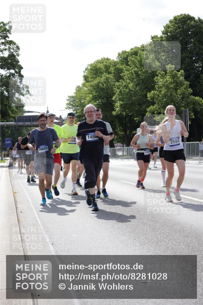 29.06.2025 - hella hamburg halbmarathon Jannik Wohlers http://msf.ph/oto/8281028 29.06.2025 10:02:53 Lombardsbrücke 1114, 1135, 1138, 1414, 1450, 1885, 2594, 2619, 2782, 3572, 4511, 6453, 7210, 7211, 7290, 7706, 7935, 9439, 9453, 10824, 11556, 12177, 12211, 12212, 12843, 13036, 13474, 13664, 13732, 13857, 13874, 13976, 14225, 14493, 15539, 16355, 16605, 17096, 18028 meine-sportfotos.de