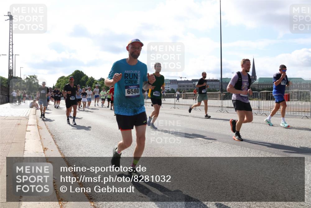 29.06.2025 - hella hamburg halbmarathon Lena Gebhardt http://msf.ph/oto/8281032 29.06.2025 09:58:06 Lombardsbrücke 12662, 6580, 7724, 8689, 11757, 1034, 1094, 1179, 1190, 1258, 1320, 1321, 1335, 1563, 1815, 1870, 2034, 2070, 2138, 2397, 2417, 2448, 2488, 2612, 2636, 2711, 2946, 3058, 3091, 3114, 3251, 4379, 4814, 4903, 5032, 5093, 5305, 5672, 5721, 5775, 6164, 6272, 6355, 6356, 6569, 6580, 6585, 6628, 6754, 6776, 6897, 7065, 7134, 7409, 7478, 7509, 7594, 7646, 7724, 7856, 7896, 7952, 7973, 7976, 8154, 8311, 8508, 8590, 9012, 9057, 9562, 9656, 10084 meine-sportfotos.de