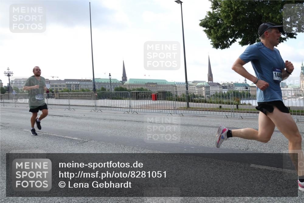 29.06.2025 - hella hamburg halbmarathon Lena Gebhardt http://msf.ph/oto/8281051 29.06.2025 09:45:34 Lombardsbrücke 12308, 1446, 57, 1686, 1707, 1758, 1990, 2689, 2746, 3043, 4050, 4129, 4679, 4698, 4749, 5070, 5187, 5328, 5550, 5746, 5826, 6358, 6781, 6878, 7272, 7389, 7481, 7651, 7723, 7965, 8190, 8209, 8883, 9137, 9381, 9571, 9634, 10017, 10171, 10270, 10484, 10486, 10876, 11120, 11169, 11413, 11857, 12049, 12232, 12234, 12308, 12595, 12691, 12988, 13066, 13343, 13618, 13686, 14028, 14140, 14289, 15672, 15883, 16157, 16713, 16818, 17428 meine-sportfotos.de