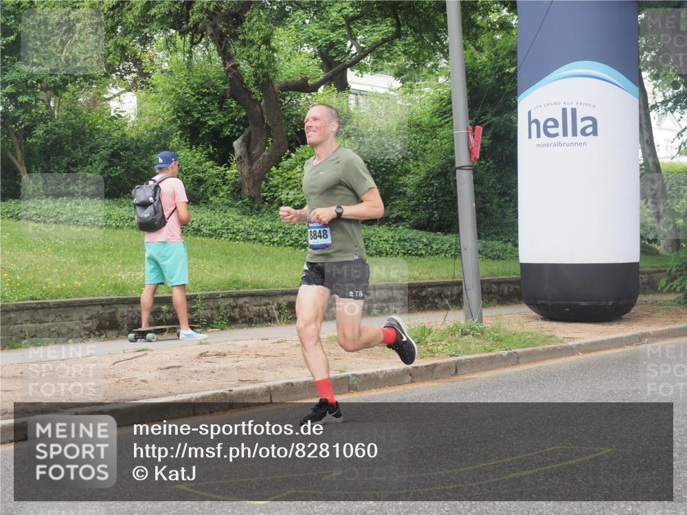 29.06.2025 - hella hamburg halbmarathon KatJ http://msf.ph/oto/8281060 29.06.2025 10:10:42 Zwischen KM18-KM19  meine-sportfotos.de