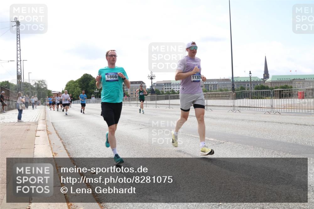 29.06.2025 - hella hamburg halbmarathon Lena Gebhardt http://msf.ph/oto/8281075 29.06.2025 10:11:35 Lombardsbrücke 1328, 1531, 1723, 1866, 1992, 3363, 3837, 4227, 5254, 5379, 5605, 7271, 7571, 8115, 8171, 8206, 8207, 8368, 8561, 8807, 8810, 9119, 9191, 9428, 10042, 10196, 10372, 10428, 11149, 11321, 11507, 11755, 12286, 12473, 13177, 13203, 13603, 13939, 14008, 14149, 14384, 15009, 15252, 15797, 15908, 15945, 16383, 17080, 17142, 17638, 17774, 17787, 17866, 18278, 18382, 19172, 19241 meine-sportfotos.de