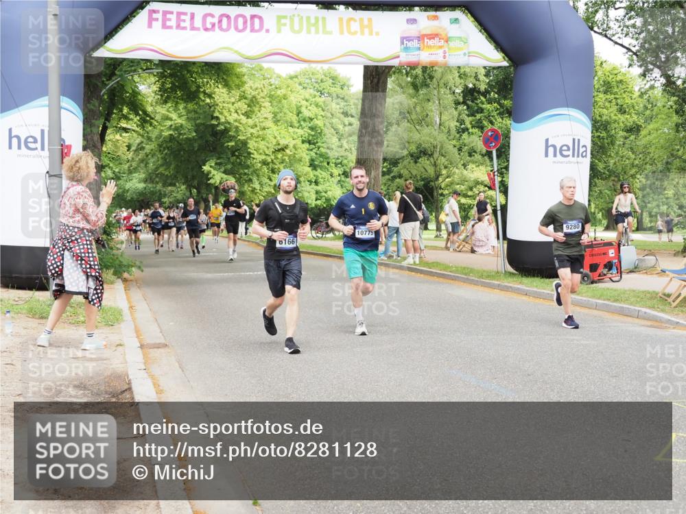 29.06.2025 - hella hamburg halbmarathon MichiJ http://msf.ph/oto/8281128 29.06.2025 10:57:52 Zwischen KM18-KM19 3756, 6166, 9280, 10858, 11774, 12929, 16776, 18222 meine-sportfotos.de