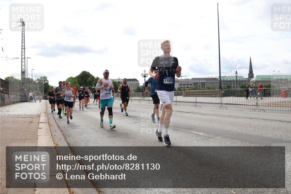 29.06.2025 - hella hamburg halbmarathon Lena Gebhardt http://msf.ph/oto/8281130 29.06.2025 10:20:31 Lombardsbrücke 3434, 7131, 11835, 1011, 1046, 1069, 1471, 1474, 2053, 2064, 2101, 2325, 2478, 2834, 3247, 3278, 3434, 3733, 3781, 3842, 4154, 4166, 4288, 4422, 4585, 4614, 4737, 4739, 4754, 4869, 5181, 5556, 5625, 5659, 5811, 5812, 5831, 5937, 6608, 6951, 7018, 7101, 7131, 7739, 7744, 8025, 8387, 8462, 8588, 8738, 8940, 9136, 9196, 9722, 9735, 9873, 10041, 10050, 10350, 10414, 10550, 10595, 10613, 10647, 10701, 10754, 11100, 11603, 11835, 11995 meine-sportfotos.de