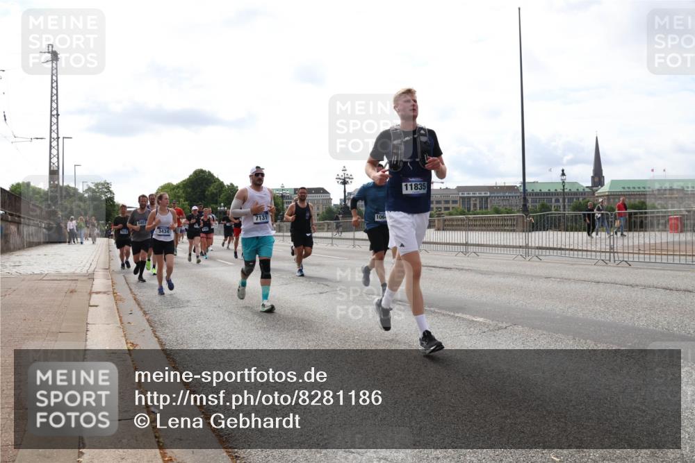 29.06.2025 - hella hamburg halbmarathon Lena Gebhardt http://msf.ph/oto/8281186 29.06.2025 10:20:31 Lombardsbrücke 2018, 6951, 3434, 7131, 106, 11835, 1011, 1046, 1069, 1471, 1474, 2053, 2064, 2101, 2325, 2478, 2834, 3247, 3278, 3434, 3733, 3781, 3842, 4154, 4166, 4288, 4422, 4585, 4614, 4737, 4739, 4754, 4869, 5181, 5556, 5625, 5659, 5811, 5812, 5831, 5937, 6608, 6951, 7018, 7101, 7131, 7739, 7744, 8025, 8387, 8462, 8588, 8738, 8940, 9136, 9196, 9722, 9735, 9873, 10041, 10050, 10350, 10414, 10550, 10595, 10613, 10647, 10701, 10754, 11100, 11603, 11835, 11995 meine-sportfotos.de