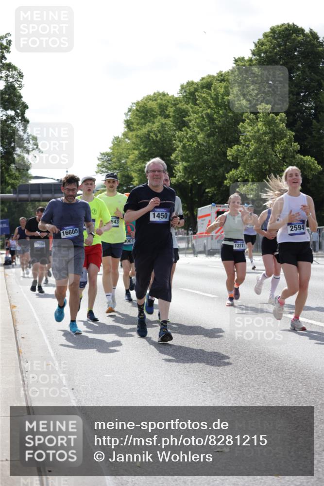29.06.2025 - hella hamburg halbmarathon Jannik Wohlers http://msf.ph/oto/8281215 29.06.2025 10:02:53 Lombardsbrücke 1114, 1135, 1138, 1414, 1450, 1885, 2594, 2619, 2782, 3572, 4511, 6453, 7210, 7211, 7290, 7706, 7935, 9439, 9453, 10824, 11556, 12177, 12211, 12212, 12843, 13036, 13474, 13664, 13732, 13857, 13874, 13976, 14225, 14493, 15539, 16355, 16605, 17096, 18028 meine-sportfotos.de