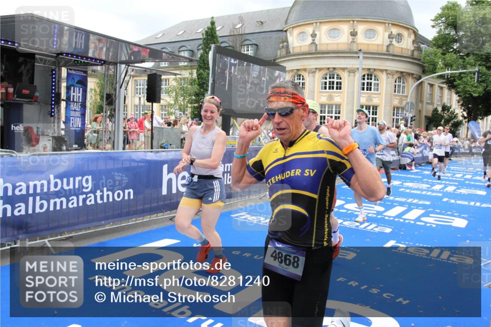 29.06.2025 - hella hamburg halbmarathon Michael Strokosch http://msf.ph/oto/8281240 29.06.2025 10:54:35 Ziel 2474, 3794, 4868, 5259, 7129, 8798, 10040, 10368, 10376, 11797, 11799, 12607, 15146 meine-sportfotos.de
