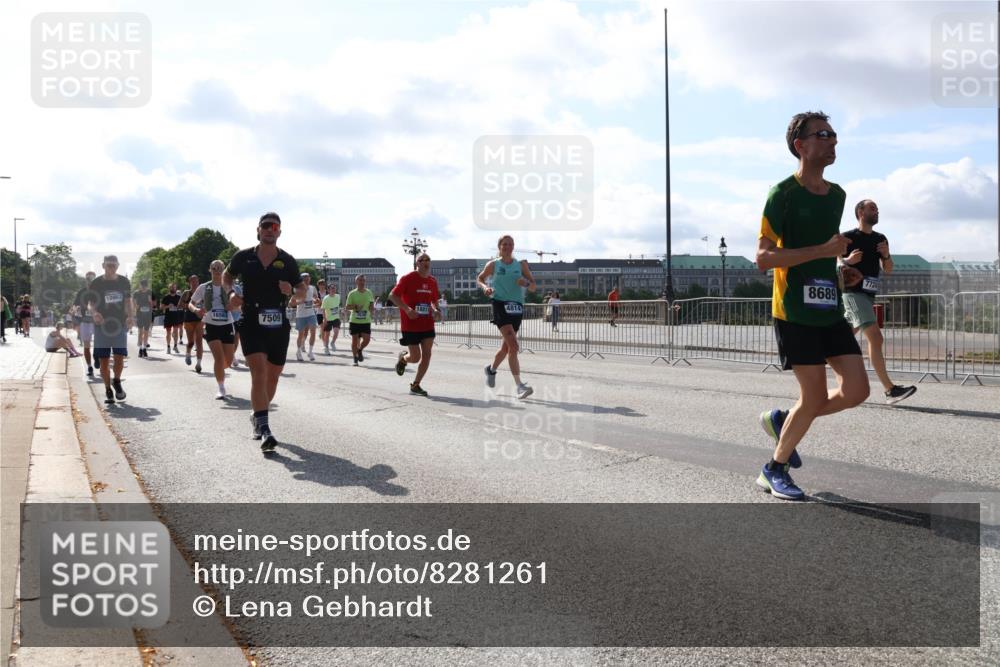 29.06.2025 - hella hamburg halbmarathon Lena Gebhardt http://msf.ph/oto/8281261 29.06.2025 09:58:07 Lombardsbrücke 12662, 16563, 7509, 1881, 8689, 1034, 1094, 1179, 1190, 1258, 1320, 1321, 1335, 1563, 1815, 1870, 2034, 2070, 2138, 2397, 2417, 2448, 2488, 2612, 2636, 2711, 2946, 3058, 3091, 3114, 3251, 4379, 4814, 4903, 5032, 5093, 5305, 5672, 5721, 5775, 6164, 6272, 6355, 6356, 6569, 6580, 6585, 6628, 6754, 6776, 6897, 7065, 7134, 7409, 7478, 7509, 7594, 7646, 7724, 7856, 7896, 7952, 7973, 7976, 8154, 8311, 8508, 8590, 8825, 9012, 9057, 9562, 9656, 10084 meine-sportfotos.de