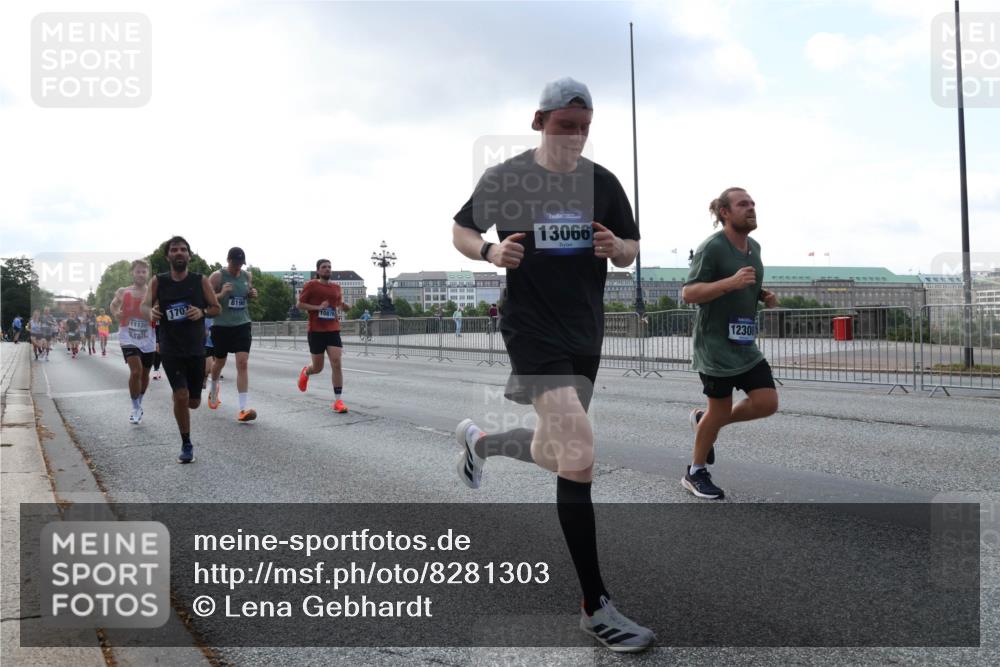 29.06.2025 - hella hamburg halbmarathon Lena Gebhardt http://msf.ph/oto/8281303 29.06.2025 09:45:35 Lombardsbrücke 11120, 170, 8190, 10876, 13066, 12308, 57, 1686, 1707, 1758, 1990, 2689, 2746, 3043, 4050, 4129, 4679, 4698, 4749, 5070, 5187, 5328, 5550, 5746, 5826, 6358, 6781, 6878, 7272, 7389, 7481, 7651, 7723, 7965, 8190, 8209, 8883, 9137, 9381, 9571, 9634, 10017, 10171, 10270, 10484, 10486, 10876, 11120, 11413, 11857, 12049, 12232, 12234, 12308, 12595, 12691, 12988, 13066, 13343, 13618, 13686, 14028, 14140, 14289, 15672, 15883, 16157, 16713, 16818, 17428 meine-sportfotos.de