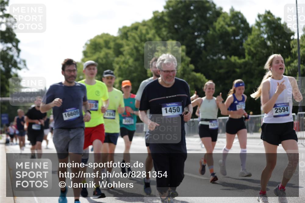 29.06.2025 - hella hamburg halbmarathon Jannik Wohlers http://msf.ph/oto/8281354 29.06.2025 10:02:54 Lombardsbrücke 1114, 1135, 1138, 1414, 1450, 1885, 2594, 2619, 2782, 3572, 4307, 4511, 6391, 6453, 7211, 7290, 7706, 7935, 9439, 9453, 10824, 11556, 12177, 12211, 12212, 12843, 13036, 13474, 13732, 13857, 13874, 13976, 14225, 14493, 15539, 16605, 17096, 18028 meine-sportfotos.de