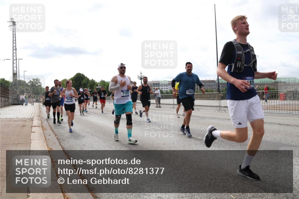 29.06.2025 - hella hamburg halbmarathon Lena Gebhardt http://msf.ph/oto/8281377 29.06.2025 10:20:32 Lombardsbrücke 7018, 6951, 7131, 3434, 10647, 83, 1011, 1046, 1069, 1471, 1474, 2053, 2101, 2325, 2478, 2834, 3247, 3434, 3733, 3781, 3842, 4154, 4166, 4288, 4422, 4585, 4614, 4737, 4739, 4754, 4869, 5181, 5556, 5625, 5659, 5811, 5812, 5831, 5937, 6608, 6951, 7018, 7101, 7131, 7739, 7744, 8025, 8462, 8588, 8738, 8940, 9136, 9196, 9722, 9735, 9873, 10041, 10050, 10350, 10414, 10550, 10595, 10613, 10647, 10701, 10754, 11100, 11603, 11835, 11995 meine-sportfotos.de