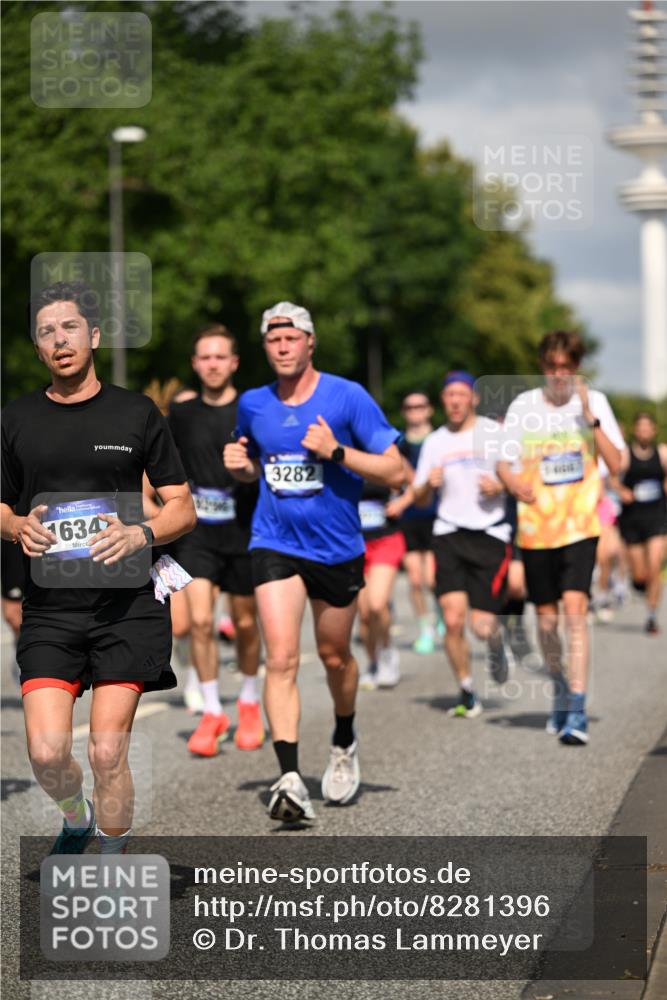 29.06.2025 - hella hamburg halbmarathon Dr. Thomas Lammeyer http://msf.ph/oto/8281396 29.06.2025 09:53:16 Kennedybrücke 1343, 1445, 1800, 1975, 2324, 2573, 2750, 2949, 3136, 3282, 3431, 4148, 4303, 4425, 5248, 5889, 6123, 6149, 6682, 7229, 7796, 8370, 8465, 9264, 9265, 9296, 9914, 10930 meine-sportfotos.de