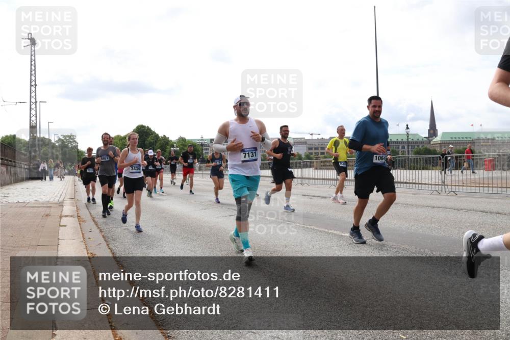 29.06.2025 - hella hamburg halbmarathon Lena Gebhardt http://msf.ph/oto/8281411 29.06.2025 10:20:32 Lombardsbrücke 7018, 6951, 3434, 478, 7131, 1064, 1011, 1046, 1069, 1471, 1474, 2053, 2101, 2325, 2478, 2834, 3247, 3434, 3733, 3781, 3842, 4154, 4166, 4288, 4422, 4585, 4614, 4737, 4739, 4754, 4869, 5181, 5556, 5625, 5659, 5811, 5812, 5831, 5937, 6608, 6951, 7018, 7101, 7131, 7739, 7744, 8025, 8462, 8588, 8738, 8940, 9136, 9196, 9722, 9735, 9873, 10041, 10050, 10350, 10414, 10550, 10595, 10613, 10647, 10701, 10754, 11100, 11603, 11835, 11995 meine-sportfotos.de