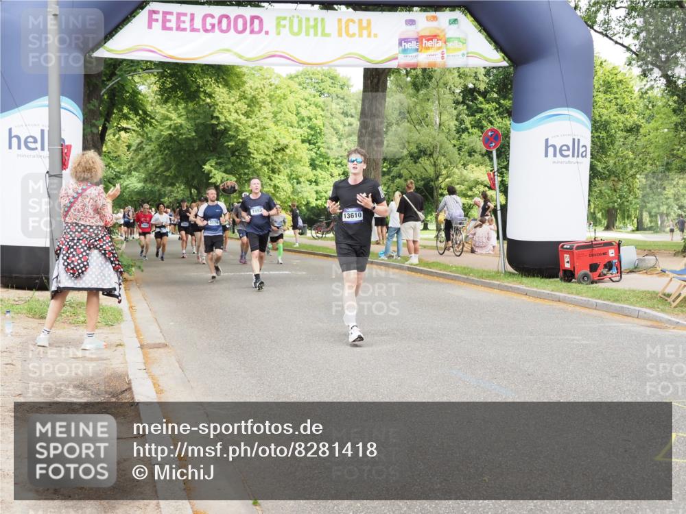 29.06.2025 - hella hamburg halbmarathon MichiJ http://msf.ph/oto/8281418 29.06.2025 10:57:57 Zwischen KM18-KM19 6166, 9280, 10775 meine-sportfotos.de