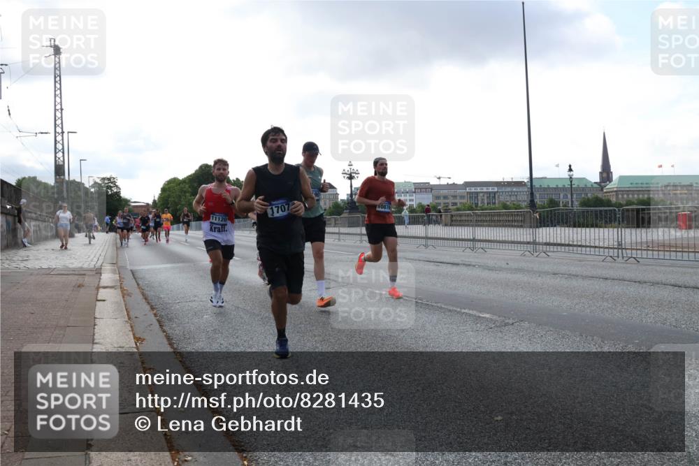 29.06.2025 - hella hamburg halbmarathon Lena Gebhardt http://msf.ph/oto/8281435 29.06.2025 09:45:36 Lombardsbrücke 11120, 1707, 90, 10876, 57, 1686, 1707, 1758, 1990, 2689, 2746, 3043, 4050, 4129, 4679, 4698, 4749, 5070, 5187, 5328, 5550, 5746, 5826, 6358, 6781, 6878, 7272, 7389, 7481, 7651, 7723, 7965, 8190, 8209, 8883, 9137, 9381, 9571, 9634, 10017, 10171, 10270, 10484, 10486, 10876, 11120, 11413, 11857, 12049, 12232, 12234, 12308, 12595, 12691, 12988, 13066, 13343, 13618, 13686, 14028, 14140, 14289, 15672, 15883, 16157, 16713, 16818, 17428 meine-sportfotos.de