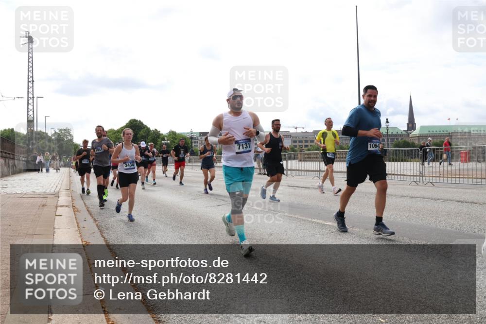 29.06.2025 - hella hamburg halbmarathon Lena Gebhardt http://msf.ph/oto/8281442 29.06.2025 10:20:32 Lombardsbrücke 7018, 6951, 7131, 3434, 154, 1064, 1011, 1046, 1069, 1471, 1474, 2053, 2101, 2325, 2478, 2834, 3247, 3434, 3733, 3781, 3842, 4154, 4166, 4288, 4422, 4585, 4614, 4737, 4739, 4754, 4869, 5181, 5556, 5625, 5659, 5811, 5812, 5831, 5937, 6608, 6951, 7018, 7101, 7131, 7739, 7744, 8025, 8462, 8588, 8738, 8940, 9136, 9196, 9722, 9735, 9873, 10041, 10050, 10350, 10414, 10550, 10595, 10613, 10647, 10701, 10754, 11100, 11603, 11835, 11995 meine-sportfotos.de