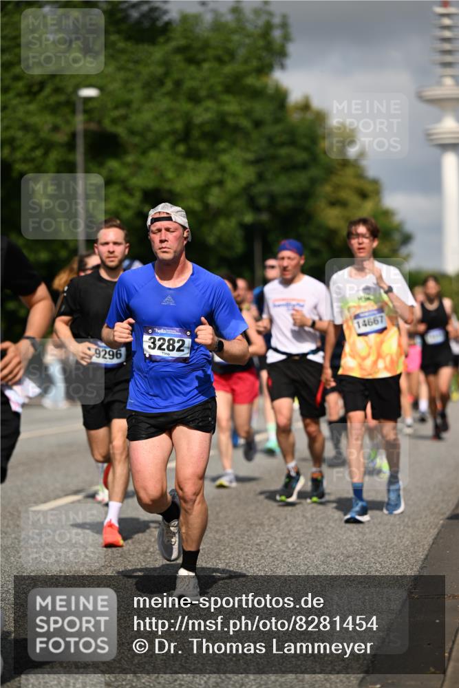 29.06.2025 - hella hamburg halbmarathon Dr. Thomas Lammeyer http://msf.ph/oto/8281454 29.06.2025 09:53:16 Kennedybrücke 1343, 1445, 1800, 1975, 2324, 2573, 2750, 2949, 3136, 3282, 3431, 4148, 4303, 4425, 5248, 5889, 6123, 6149, 6682, 7229, 7796, 8370, 8465, 9264, 9265, 9296, 9914, 10930 meine-sportfotos.de