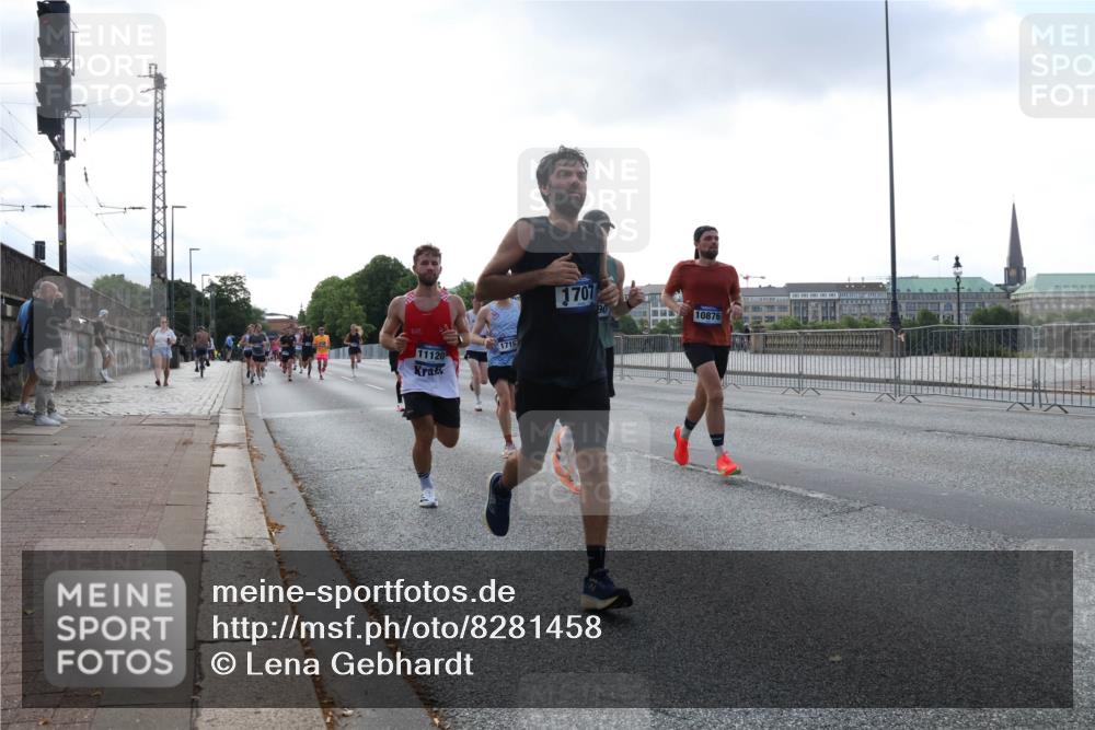 29.06.2025 - hella hamburg halbmarathon Lena Gebhardt http://msf.ph/oto/8281458 29.06.2025 09:45:36 Lombardsbrücke 11120, 1715, 1707, 10876, 57, 1686, 1707, 1758, 1990, 2689, 2746, 3043, 4050, 4129, 4679, 4698, 4749, 5070, 5187, 5328, 5550, 5746, 5826, 6358, 6781, 6878, 7272, 7389, 7481, 7651, 7723, 7965, 8190, 8209, 8883, 9137, 9381, 9571, 9634, 10017, 10171, 10270, 10484, 10486, 10876, 11120, 11413, 11857, 12049, 12232, 12234, 12308, 12595, 12691, 12988, 13066, 13343, 13618, 13686, 14028, 14140, 14289, 15672, 15883, 16157, 16713, 16818, 17428 meine-sportfotos.de
