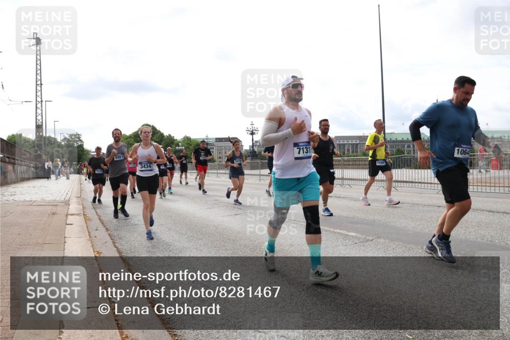 29.06.2025 - hella hamburg halbmarathon Lena Gebhardt http://msf.ph/oto/8281467 29.06.2025 10:20:33 Lombardsbrücke 6951, 7131, 3733, 3434, 2478, 15442, 1064, 1011, 1046, 1069, 1471, 1474, 2053, 2101, 2325, 2478, 2834, 3247, 3434, 3733, 3781, 3842, 4154, 4166, 4288, 4422, 4585, 4614, 4737, 4739, 4754, 4869, 5181, 5556, 5625, 5659, 5811, 5812, 5831, 5937, 6608, 6951, 7018, 7101, 7131, 7739, 7744, 8025, 8462, 8588, 8940, 9136, 9196, 9722, 9735, 9873, 9981, 10041, 10050, 10350, 10414, 10550, 10595, 10613, 10647, 10754, 11100, 11145, 11603, 11835, 11995, 12844 meine-sportfotos.de
