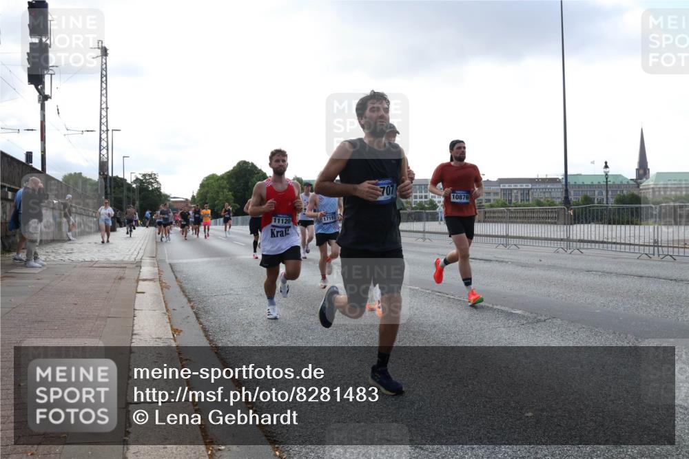 29.06.2025 - hella hamburg halbmarathon Lena Gebhardt http://msf.ph/oto/8281483 29.06.2025 09:45:36 Lombardsbrücke 11120, 17197, 707, 10876, 57, 1686, 1707, 1758, 1990, 2689, 2746, 3043, 4050, 4129, 4679, 4698, 4749, 5070, 5187, 5328, 5550, 5746, 5826, 6358, 6781, 6878, 7272, 7389, 7481, 7651, 7723, 7965, 8190, 8209, 8883, 9137, 9381, 9571, 9634, 10017, 10171, 10270, 10484, 10486, 10876, 11120, 11413, 11857, 12049, 12232, 12234, 12308, 12595, 12691, 12988, 13066, 13343, 13618, 13686, 14028, 14140, 14289, 15672, 15883, 16157, 16713, 16818, 17428 meine-sportfotos.de
