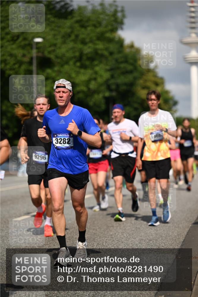 29.06.2025 - hella hamburg halbmarathon Dr. Thomas Lammeyer http://msf.ph/oto/8281490 29.06.2025 09:53:16 Kennedybrücke 1343, 1445, 1800, 1975, 2324, 2573, 2750, 2949, 3136, 3282, 3431, 4148, 4303, 4425, 5248, 5889, 6123, 6149, 6682, 7229, 7796, 8370, 8465, 9264, 9265, 9296, 9914, 10930 meine-sportfotos.de