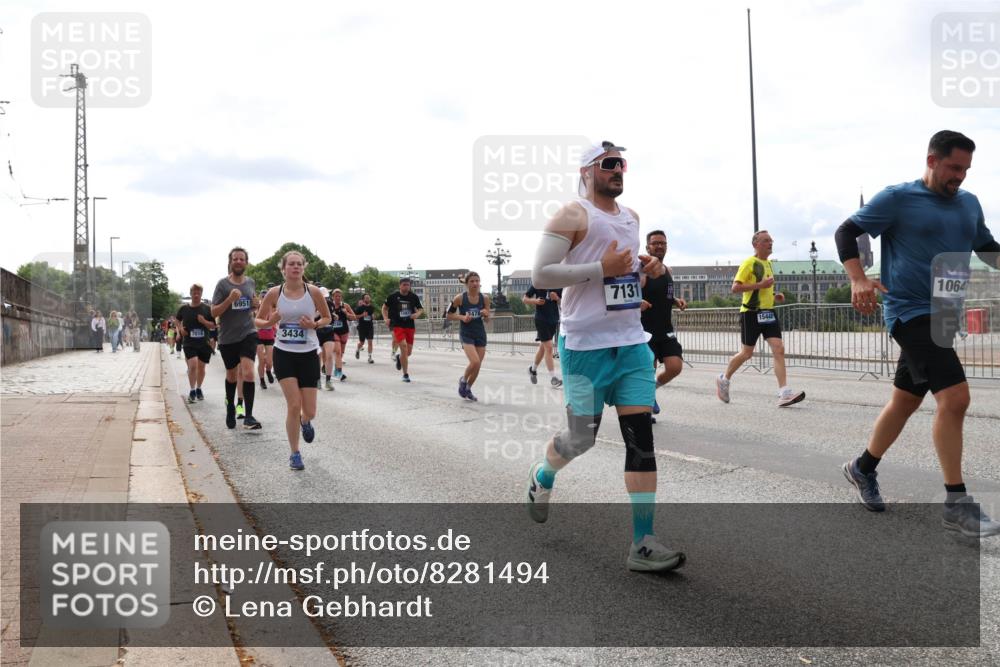 29.06.2025 - hella hamburg halbmarathon Lena Gebhardt http://msf.ph/oto/8281494 29.06.2025 10:20:33 Lombardsbrücke 7018, 6951, 3434, 7131, 15442, 1064, 1011, 1046, 1069, 1471, 1474, 2053, 2101, 2325, 2478, 2834, 3247, 3434, 3733, 3781, 3842, 4154, 4166, 4288, 4422, 4585, 4614, 4737, 4739, 4754, 4869, 5181, 5556, 5625, 5659, 5811, 5812, 5831, 5937, 6608, 6951, 7018, 7101, 7131, 7739, 7744, 8025, 8462, 8588, 8940, 9136, 9196, 9722, 9735, 9873, 9981, 10041, 10050, 10350, 10414, 10550, 10595, 10613, 10647, 10754, 11100, 11145, 11603, 11835, 11995, 12844 meine-sportfotos.de