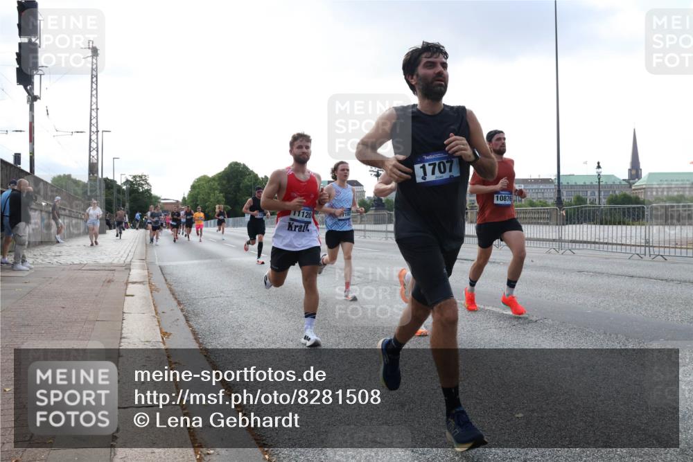 29.06.2025 - hella hamburg halbmarathon Lena Gebhardt http://msf.ph/oto/8281508 29.06.2025 09:45:36 Lombardsbrücke 11120, 14, 1707, 10876, 57, 1686, 1707, 1758, 1990, 2689, 2746, 3043, 4050, 4129, 4679, 4698, 4749, 5070, 5187, 5328, 5550, 5746, 5826, 6358, 6781, 6878, 7272, 7389, 7481, 7651, 7723, 7965, 8190, 8209, 8883, 9137, 9381, 9571, 9634, 10017, 10171, 10270, 10484, 10486, 10876, 11120, 11413, 11857, 12049, 12232, 12234, 12308, 12595, 12691, 12988, 13066, 13343, 13618, 13686, 14028, 14140, 14289, 15672, 15883, 16157, 16713, 16818, 17428 meine-sportfotos.de