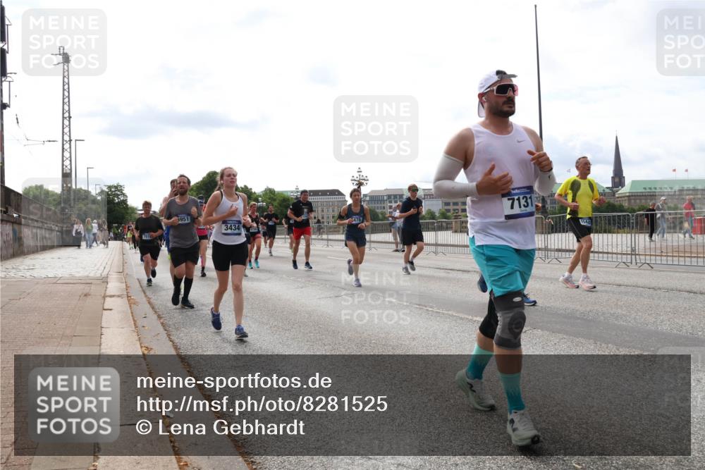 29.06.2025 - hella hamburg halbmarathon Lena Gebhardt http://msf.ph/oto/8281525 29.06.2025 10:20:33 Lombardsbrücke 5951, 3434, 7131, 15442, 1011, 1046, 1069, 1471, 1474, 2053, 2101, 2325, 2478, 2834, 3247, 3434, 3733, 3781, 3842, 4154, 4166, 4288, 4422, 4585, 4614, 4737, 4739, 4754, 4869, 5181, 5556, 5625, 5659, 5811, 5812, 5831, 5937, 6608, 6951, 7018, 7101, 7131, 7739, 7744, 8025, 8462, 8588, 8940, 9136, 9196, 9722, 9735, 9873, 9981, 10041, 10050, 10350, 10414, 10550, 10595, 10613, 10647, 10754, 11100, 11145, 11603, 11835, 11995, 12844 meine-sportfotos.de