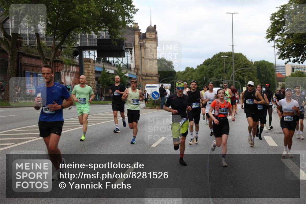 29.06.2025 - hella hamburg halbmarathon Yannick Fuchs http://msf.ph/oto/8281526 29.06.2025 10:37:28 20KM 1353, 1675, 1735, 2653, 4229, 4318, 5011, 5124, 5477, 7026, 9364, 9371, 9534, 10099, 10251, 11177, 12723, 12839, 13746, 13807, 14226, 14447, 14560, 14813, 15255, 15328, 15535, 15706, 15851, 15921, 16333, 17733, 17911, 18004, 18274, 18275, 18304, 18449, 18659, 18680, 18987, 19009, 19229 meine-sportfotos.de