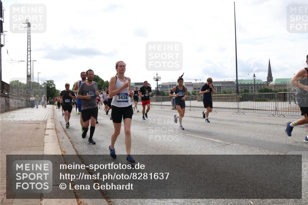 29.06.2025 - hella hamburg halbmarathon Lena Gebhardt http://msf.ph/oto/8281637 29.06.2025 10:20:34 Lombardsbrücke 7018, 6951, 2478, 3434, 1011, 1046, 1069, 1471, 1474, 2053, 2101, 2325, 2478, 2834, 2923, 2945, 3247, 3434, 3733, 3781, 3842, 4154, 4166, 4288, 4422, 4585, 4614, 4737, 4739, 4754, 4869, 5181, 5556, 5625, 5659, 5811, 5812, 5831, 5937, 6608, 6951, 7018, 7101, 7131, 7739, 7744, 8025, 8113, 8462, 8588, 8940, 9136, 9196, 9722, 9735, 9873, 9981, 10041, 10050, 10350, 10414, 10550, 10595, 10613, 10647, 10754, 11100, 11145, 11603, 11835, 11995, 12844 meine-sportfotos.de