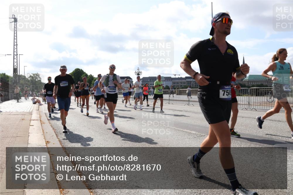 29.06.2025 - hella hamburg halbmarathon Lena Gebhardt http://msf.ph/oto/8281670 29.06.2025 09:58:09 Lombardsbrücke 6754, 12662, 16563, 263, 758, 750, 4814, 1034, 1094, 1179, 1190, 1258, 1320, 1321, 1335, 1563, 1815, 1870, 2034, 2070, 2138, 2397, 2417, 2448, 2612, 2636, 2656, 2711, 2946, 3041, 3058, 3091, 3114, 3251, 3859, 4814, 4903, 5032, 5093, 5305, 5672, 5721, 5775, 6164, 6272, 6355, 6356, 6569, 6580, 6585, 6628, 6754, 6776, 6897, 7065, 7134, 7409, 7478, 7509, 7594, 7646, 7724, 7856, 7896, 7952, 7973, 7976, 8154, 8311, 8508, 8590, 8825, 9012, 9057, 9562, 9656, 10084 meine-sportfotos.de
