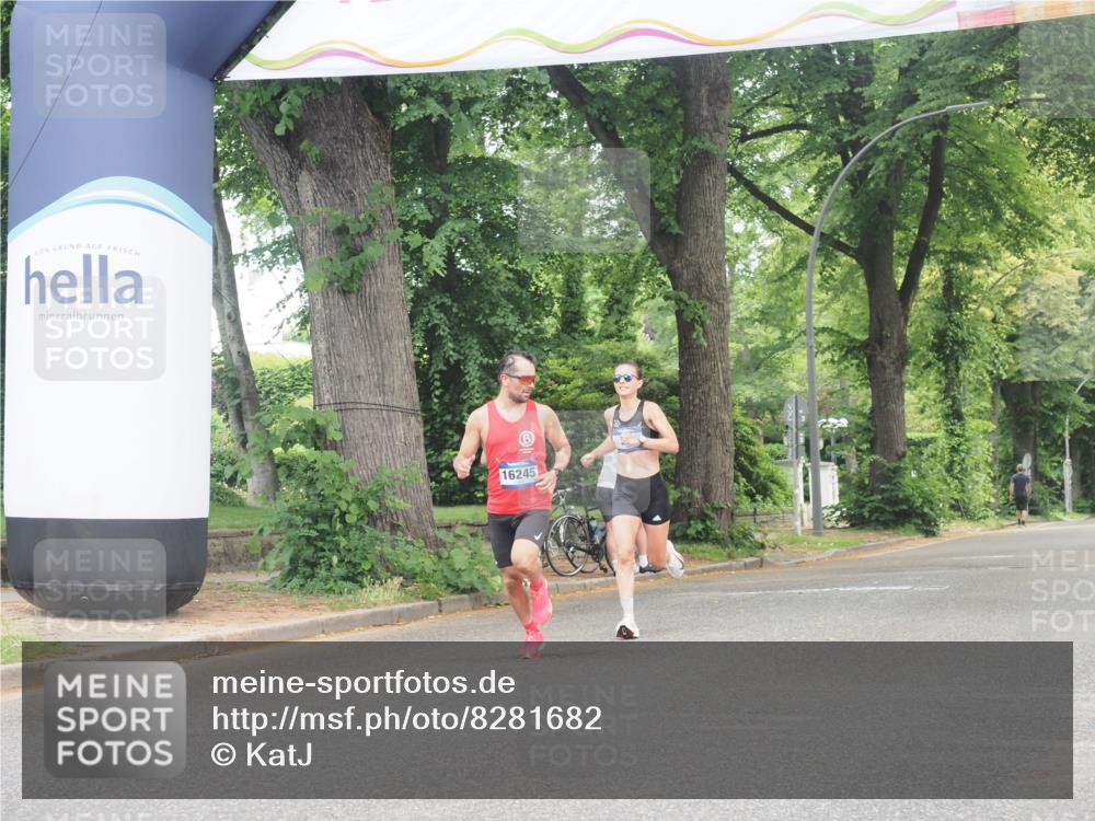 29.06.2025 - hella hamburg halbmarathon KatJ http://msf.ph/oto/8281682 29.06.2025 10:10:52 Zwischen KM18-KM19 54 meine-sportfotos.de