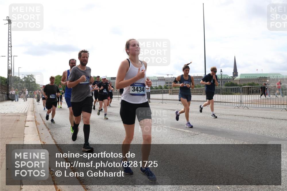 29.06.2025 - hella hamburg halbmarathon Lena Gebhardt http://msf.ph/oto/8281725 29.06.2025 10:20:34 Lombardsbrücke 7018, 3434, 2479, 1011, 1046, 1069, 1471, 1474, 2053, 2101, 2325, 2478, 2834, 2923, 2945, 3247, 3434, 3733, 3781, 3842, 4154, 4166, 4288, 4422, 4585, 4614, 4737, 4739, 4754, 4869, 5181, 5556, 5625, 5659, 5811, 5812, 5831, 5937, 6608, 6951, 7018, 7101, 7131, 7739, 7744, 8025, 8113, 8462, 8588, 8940, 9136, 9196, 9722, 9735, 9873, 9981, 10041, 10050, 10350, 10414, 10550, 10595, 10613, 10647, 10754, 11100, 11145, 11603, 11835, 11995, 12844 meine-sportfotos.de