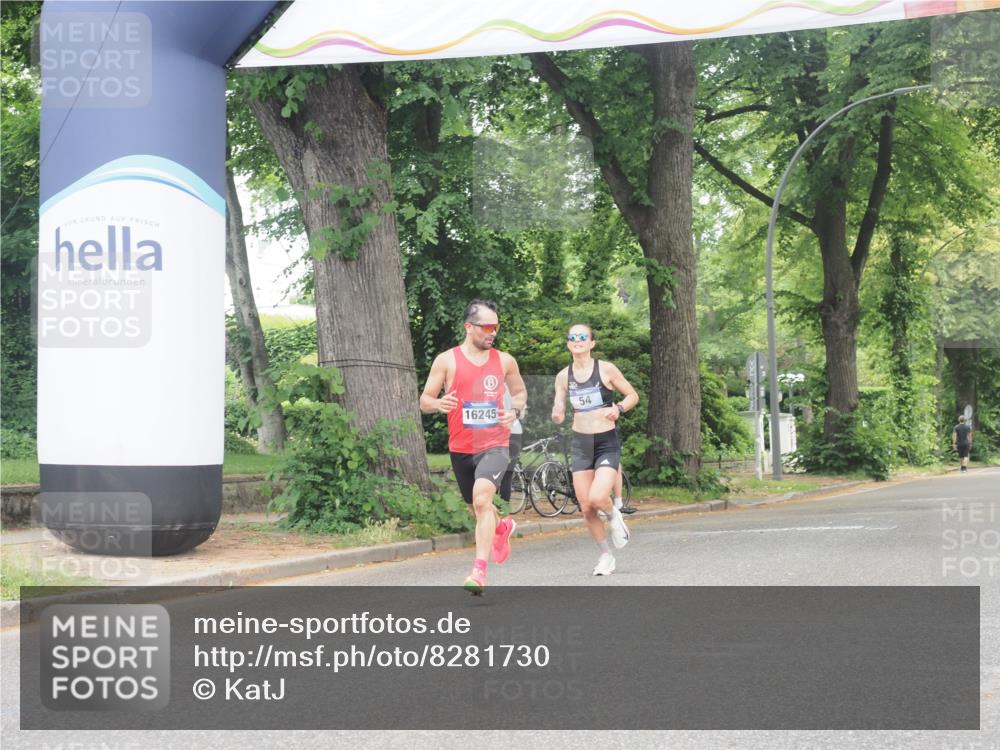 29.06.2025 - hella hamburg halbmarathon KatJ http://msf.ph/oto/8281730 29.06.2025 10:10:52 Zwischen KM18-KM19 54 meine-sportfotos.de