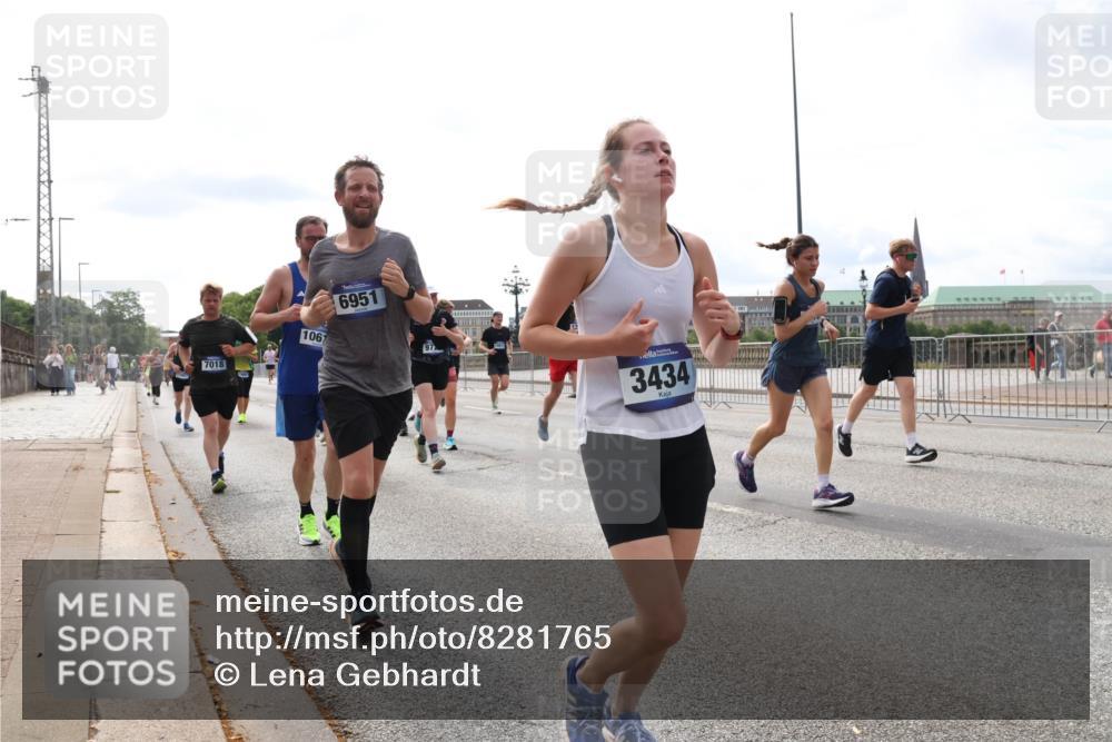 29.06.2025 - hella hamburg halbmarathon Lena Gebhardt http://msf.ph/oto/8281765 29.06.2025 10:20:34 Lombardsbrücke 7018, 1061, 6951, 3434, 1011, 1046, 1069, 1471, 1474, 2053, 2101, 2325, 2478, 2834, 2923, 2945, 3247, 3434, 3733, 3781, 3842, 4154, 4166, 4288, 4422, 4585, 4614, 4737, 4739, 4754, 4869, 5181, 5556, 5625, 5659, 5811, 5812, 5831, 5937, 6608, 6951, 7018, 7101, 7131, 7739, 7744, 8025, 8113, 8462, 8588, 8940, 9136, 9196, 9722, 9735, 9873, 9981, 10041, 10050, 10350, 10414, 10550, 10595, 10613, 10647, 10754, 11100, 11145, 11603, 11835, 11995, 12844 meine-sportfotos.de