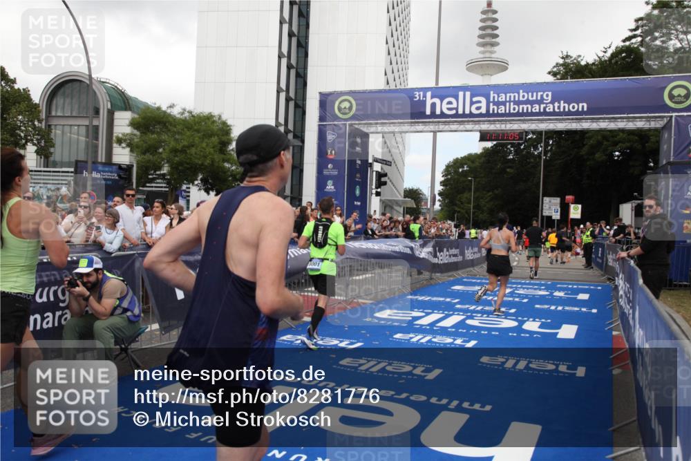 29.06.2025 - hella hamburg halbmarathon Michael Strokosch http://msf.ph/oto/8281776 29.06.2025 11:11:04 Ziel 1032, 3756, 5242, 8001, 8275, 8854, 11088, 13683, 15858, 16255 meine-sportfotos.de