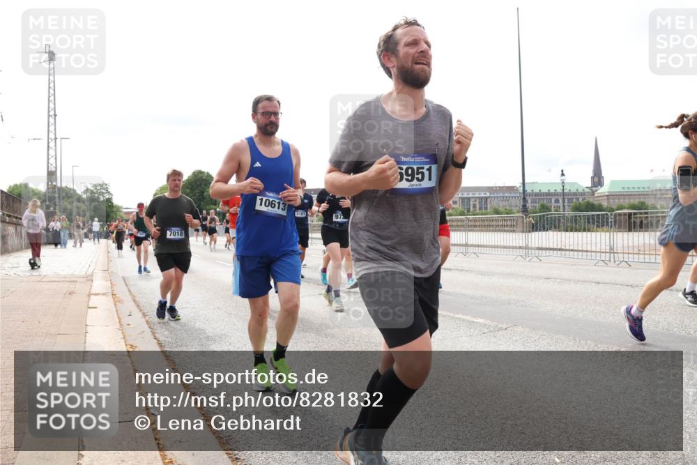 29.06.2025 - hella hamburg halbmarathon Lena Gebhardt http://msf.ph/oto/8281832 29.06.2025 10:20:35 Lombardsbrücke 7018, 10613, 5181, 6951, 1011, 1046, 1069, 1471, 1474, 2053, 2101, 2325, 2478, 2834, 2923, 2945, 3247, 3434, 3733, 3781, 3842, 4154, 4166, 4288, 4422, 4585, 4614, 4737, 4739, 4754, 4869, 5181, 5556, 5625, 5659, 5811, 5812, 5831, 5937, 6608, 6951, 7018, 7101, 7131, 7739, 7744, 8025, 8113, 8462, 8588, 8940, 9136, 9196, 9722, 9735, 9873, 9981, 10041, 10050, 10350, 10414, 10595, 10613, 10647, 10754, 11100, 11145, 11603, 11835, 11995, 12844 meine-sportfotos.de