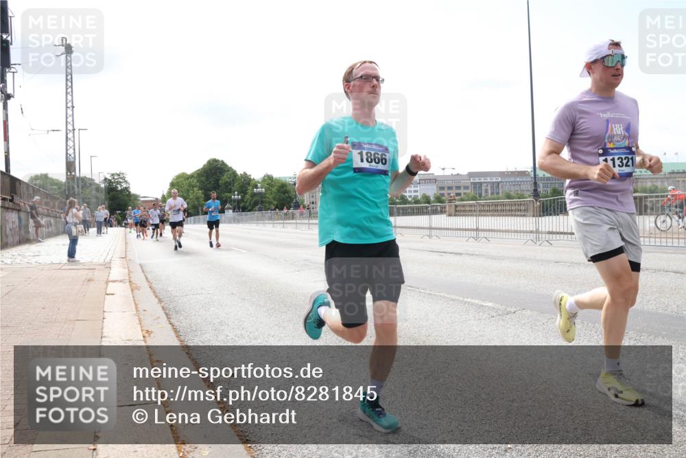 29.06.2025 - hella hamburg halbmarathon Lena Gebhardt http://msf.ph/oto/8281845 29.06.2025 10:11:36 Lombardsbrücke 1328, 1531, 1723, 1866, 1992, 3363, 3837, 4227, 5254, 5379, 5605, 7571, 8115, 8171, 8206, 8207, 8368, 8807, 8810, 9119, 9191, 9428, 10042, 10196, 10372, 10428, 11149, 11321, 11507, 11755, 12286, 12473, 13177, 13203, 13603, 13939, 13958, 14008, 14149, 14384, 15252, 15797, 15908, 15945, 16383, 17080, 17142, 17638, 17774, 17787, 17866, 18278, 18382, 19172, 19241 meine-sportfotos.de