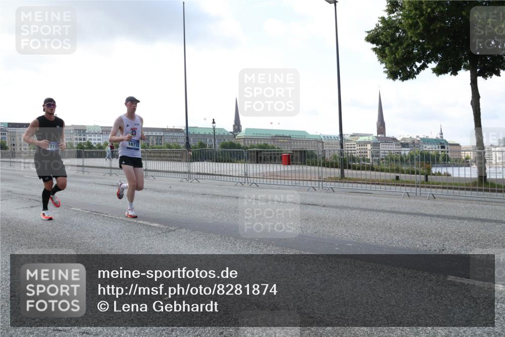 29.06.2025 - hella hamburg halbmarathon Lena Gebhardt http://msf.ph/oto/8281874 29.06.2025 09:45:38 Lombardsbrücke 16712, 17191, 57, 1686, 1707, 1758, 1990, 2689, 2746, 3043, 4050, 4129, 4679, 4698, 4749, 5070, 5187, 5328, 5550, 5746, 5826, 6358, 6781, 6878, 7272, 7389, 7481, 7651, 7723, 7880, 7965, 8190, 8209, 8883, 9137, 9381, 9571, 9634, 10017, 10171, 10270, 10484, 10486, 10876, 11120, 11413, 11857, 12049, 12232, 12234, 12308, 12595, 12691, 12988, 13066, 13167, 13343, 13618, 13686, 14028, 14140, 14289, 15672, 15883, 16157, 16818 meine-sportfotos.de