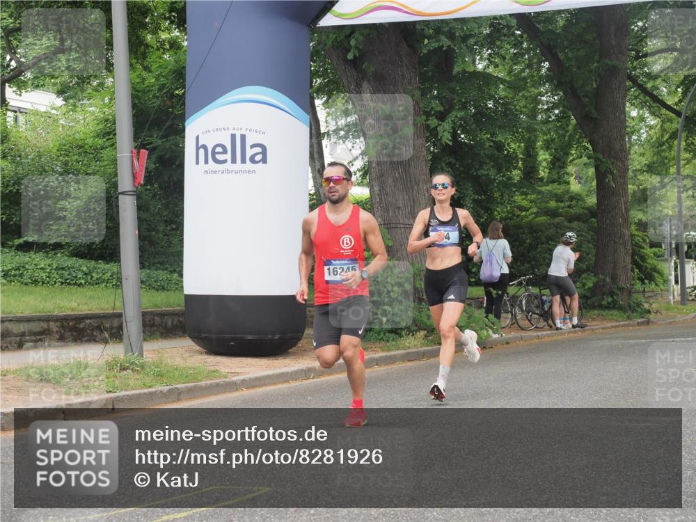 29.06.2025 - hella hamburg halbmarathon KatJ http://msf.ph/oto/8281926 29.06.2025 10:10:53 Zwischen KM18-KM19 54 meine-sportfotos.de