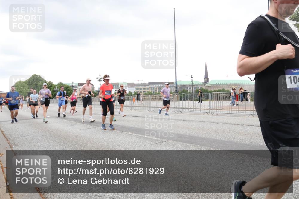 29.06.2025 - hella hamburg halbmarathon Lena Gebhardt http://msf.ph/oto/8281929 29.06.2025 10:55:00 Lombardsbrücke 5727, 15029, 41, 104, 1013, 1198, 2084, 2090, 2244, 2452, 2566, 2586, 2632, 3002, 3274, 4039, 4191, 4192, 5185, 5392, 5500, 5727, 5882, 5993, 6395, 6396, 6839, 6944, 6982, 7219, 7238, 7766, 7986, 8012, 8186, 8403, 8519, 9521, 9596, 10109, 10331, 10458, 10471, 10686, 11033, 11226, 11287, 11567, 11569, 11737, 11788, 11908, 12147, 12148, 12240, 12268, 12270, 12930, 13098, 13272, 13283, 13548, 13944, 13945, 13979, 13980, 14515, 15160 meine-sportfotos.de