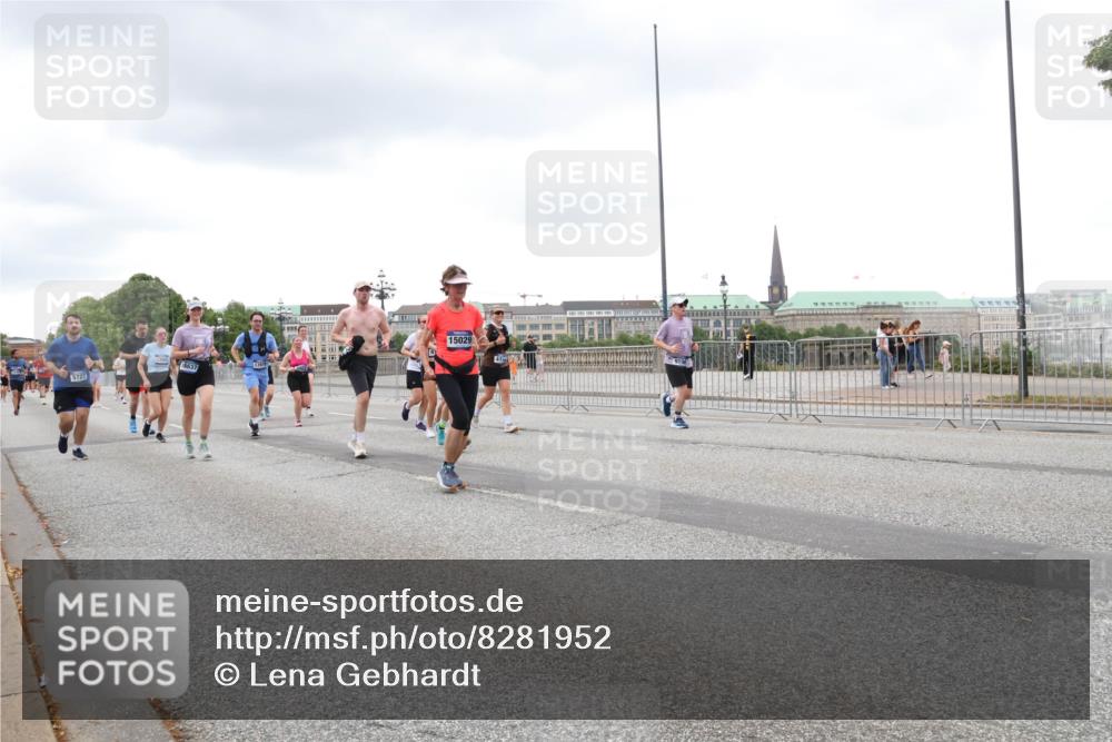 29.06.2025 - hella hamburg halbmarathon Lena Gebhardt http://msf.ph/oto/8281952 29.06.2025 10:55:00 Lombardsbrücke 5727, 16637, 15029, 41, 1013, 1198, 2084, 2090, 2244, 2452, 2566, 2586, 2632, 3002, 3274, 4039, 4191, 4192, 5185, 5392, 5500, 5727, 5882, 5993, 6395, 6396, 6839, 6944, 6982, 7219, 7238, 7766, 7986, 8012, 8186, 8403, 8519, 9521, 9596, 10109, 10331, 10458, 10471, 10686, 11033, 11226, 11287, 11567, 11569, 11737, 11788, 11908, 12147, 12148, 12240, 12268, 12270, 12930, 13098, 13272, 13283, 13548, 13944, 13945, 13979, 13980, 14515, 15160 meine-sportfotos.de