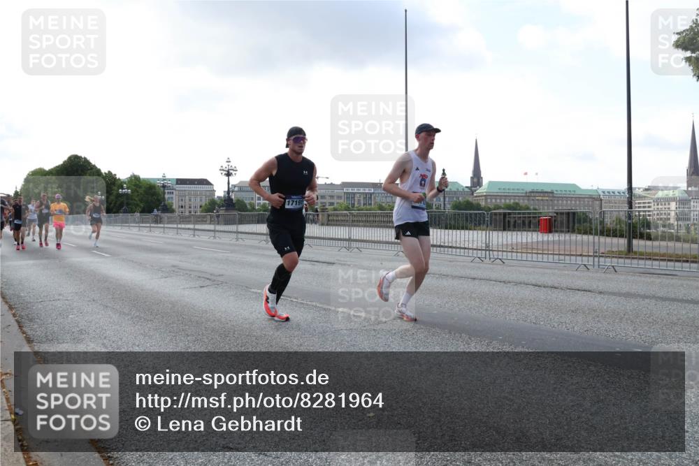 29.06.2025 - hella hamburg halbmarathon Lena Gebhardt http://msf.ph/oto/8281964 29.06.2025 09:45:38 Lombardsbrücke 17191, 57, 1686, 1707, 1758, 1990, 2689, 2746, 3043, 4050, 4129, 4679, 4698, 4749, 5070, 5187, 5328, 5550, 5746, 5826, 6358, 6781, 6878, 7272, 7389, 7481, 7651, 7723, 7880, 7965, 8190, 8209, 8883, 9137, 9381, 9571, 9634, 10017, 10171, 10270, 10484, 10486, 10876, 11120, 11413, 11857, 12049, 12232, 12234, 12308, 12595, 12691, 12988, 13066, 13167, 13343, 13618, 13686, 14028, 14140, 14289, 15672, 15883, 16157, 16818 meine-sportfotos.de